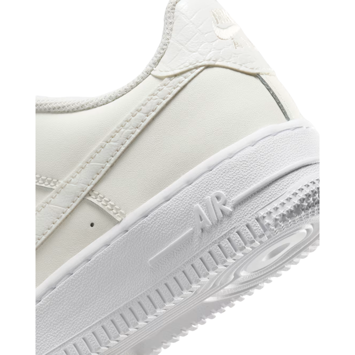 Nike Older Kids’ Air Force 1 LV8 Shoes – FV7725-100