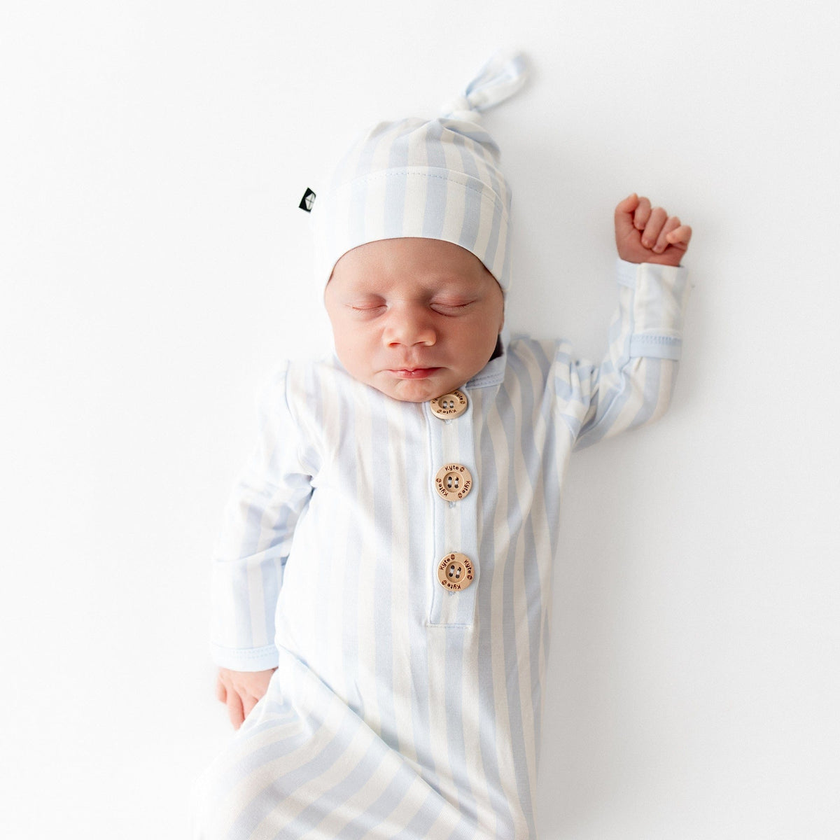 Knotted Gown with Hat Set in Small Mist Stripe