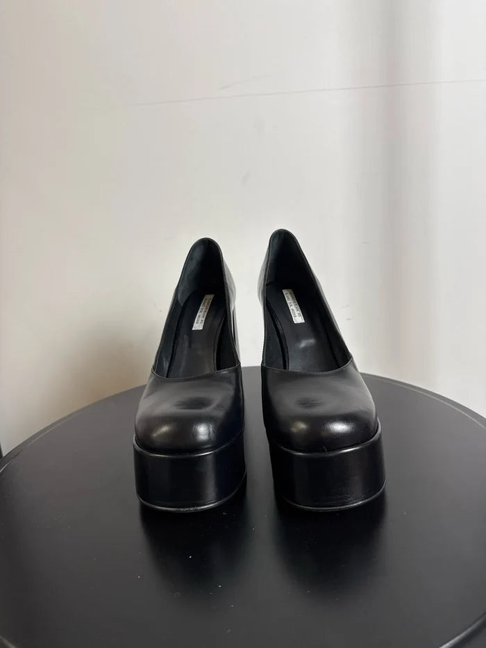 Blankens The Sylvie Black-skinnklackar NWOT