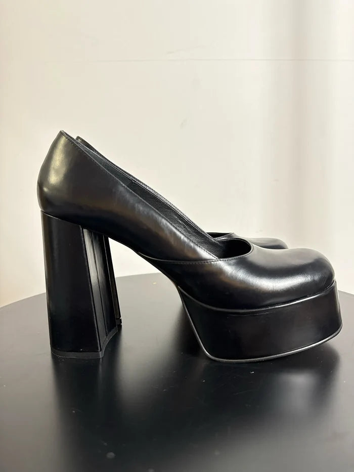 Blankens The Sylvie Black-skinnklackar NWOT