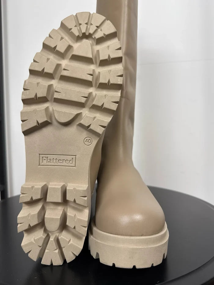 Flattered Luna Leather Taupe-skinnboots NWOT