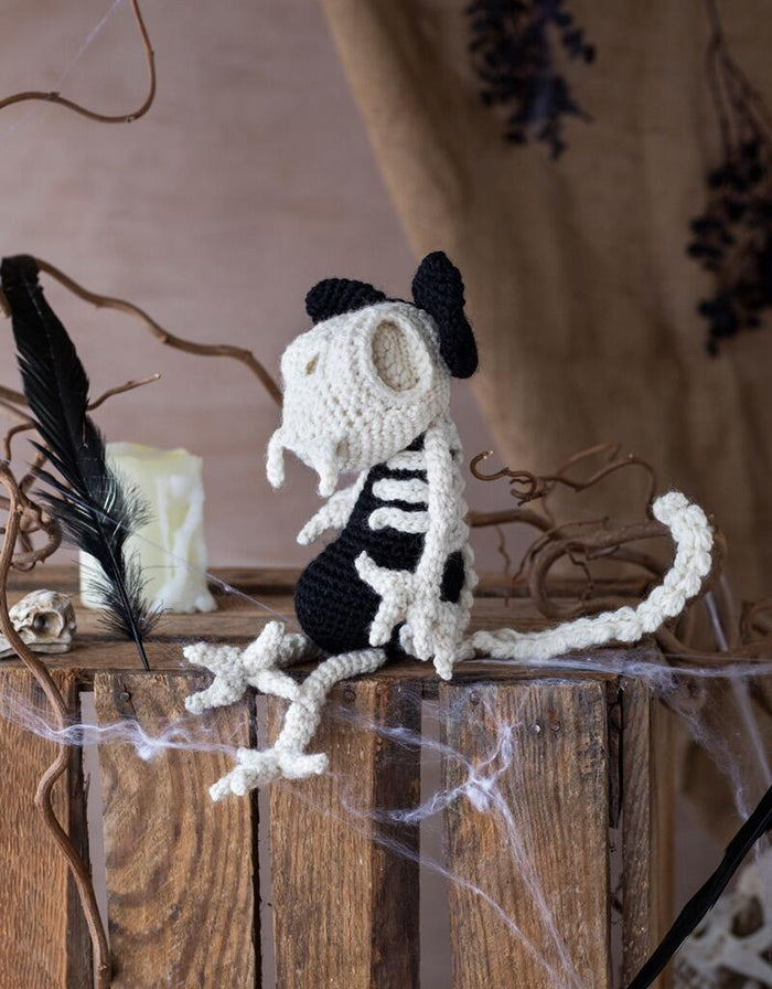 Magdalena the Cat Skeleton Crochet Kit