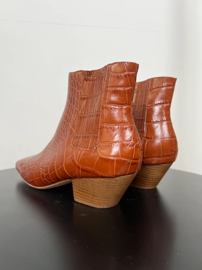 Nanushka-skinnboots