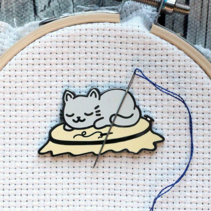 Sleepy Kitty On Embroidery Hoop Enamel Needle Minder