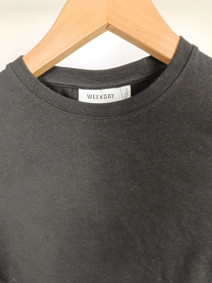 Weekday-t-shirt
