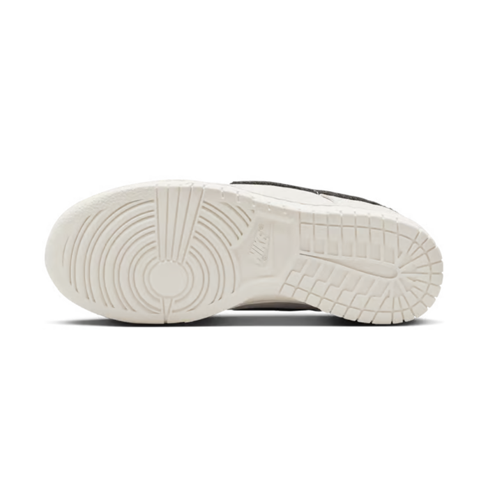 Nike Women’s Dunk Low SE Shoes - HQ3502-100